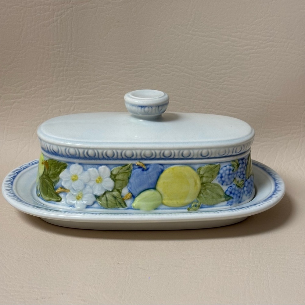 Metlox Pottery "Florence" Sculptured Fruit Butter Dish With Lid / Mid-Century
